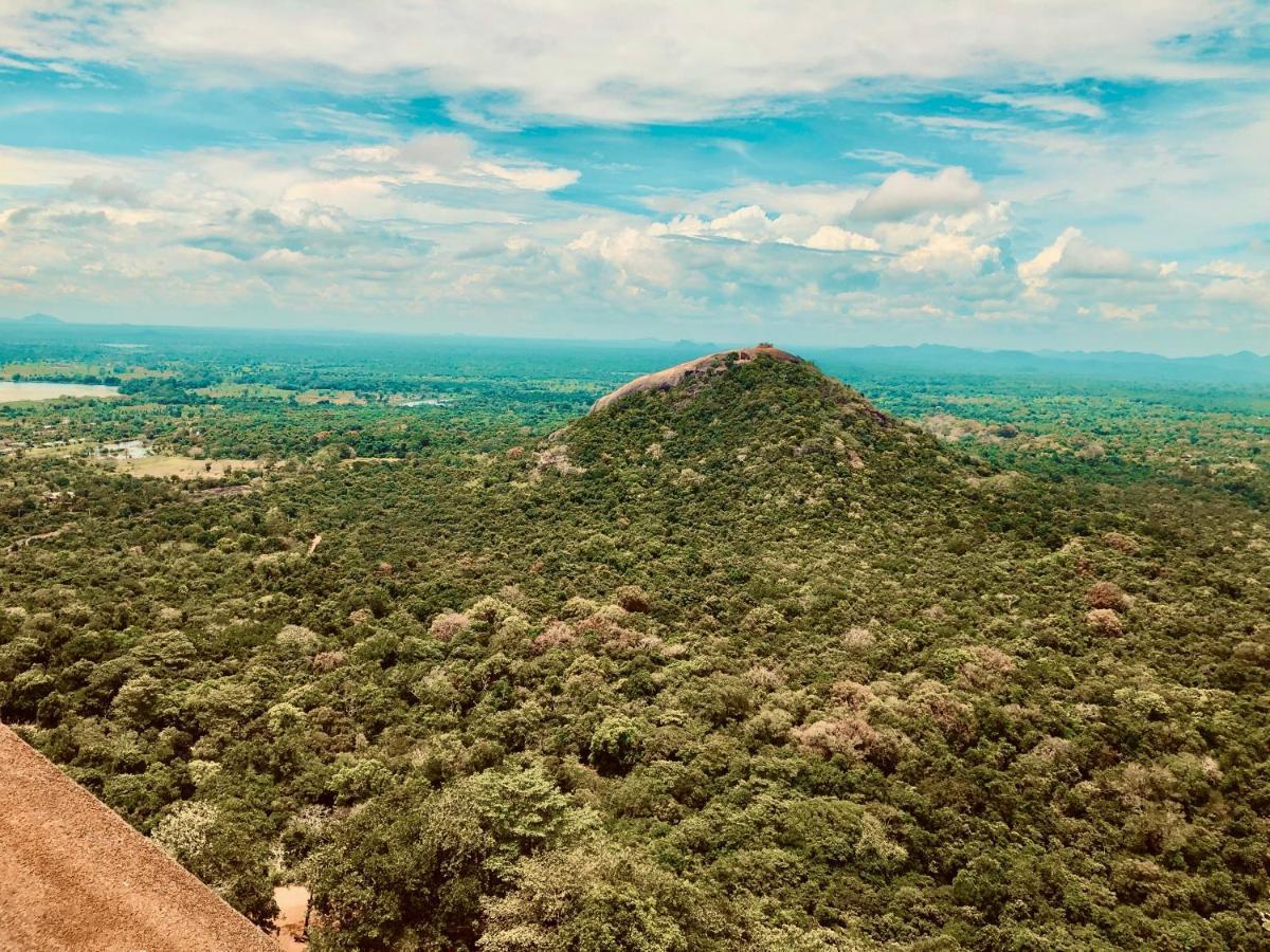 Hotel Sigiri Liya Rest Sigiriya Esterno foto