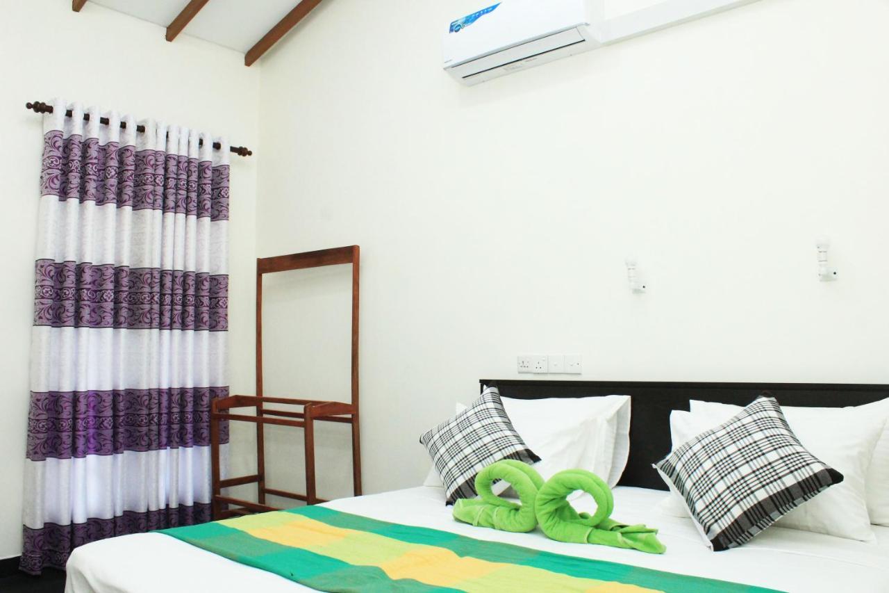 Hotel Sigiri Liya Rest Sigiriya Esterno foto